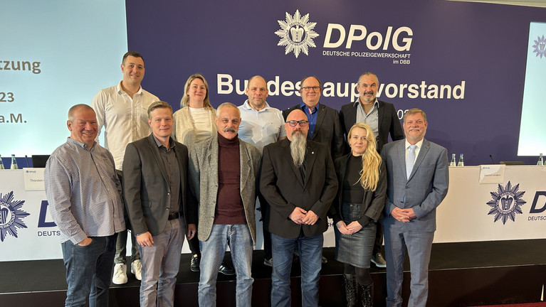 Die Delegierten der DPolG Bundespolizeigewerkschaft in Frankfurt